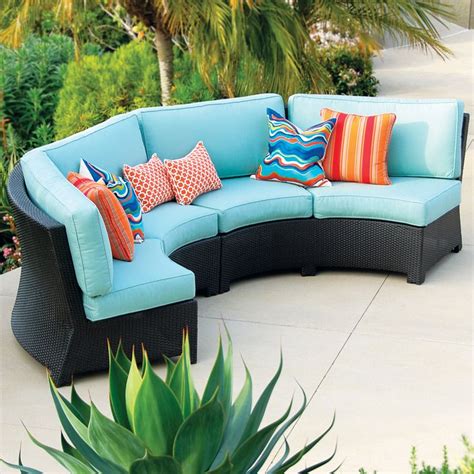 Achieving Maximum Comfort With A Curved Patio Sofa - Patio Designs