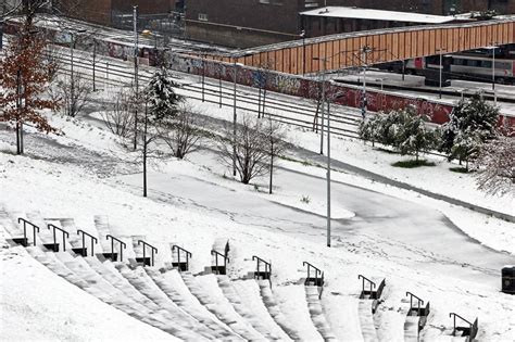 'Heavy snow' is forecast for Sheffield this morning - this is when it is predicted to arrive ...