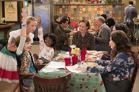 'Roseanne' Revival Cast Reuniting For 'The Conners' Spinoff