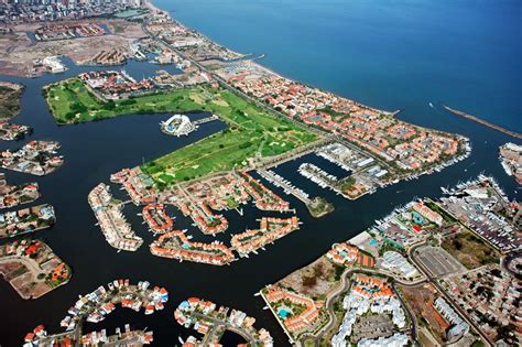 Venice-like city, Lechería, Venezuela [800x532] : r/CityPorn