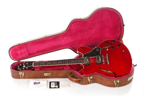 1992 Gibson ES-335 Cherry Red Gloss Guitar DOT Reissue | Guitar Chimp