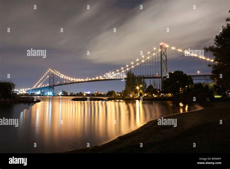 Ambassador Bridge Detroit-Windsor Stock Photo - Alamy