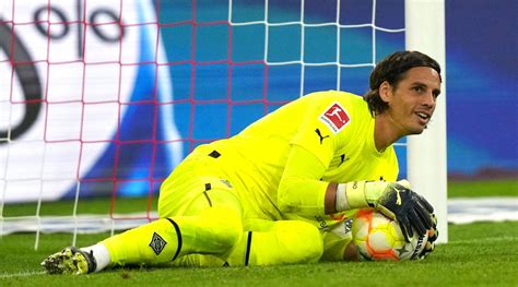 Watch: Borussia Monchengladbach goalkeeper Yann Sommer’s incredible 19 saves against Bayern ...