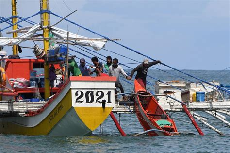 Filipinos fishing on the frontline of the West Philippine Sea | GMA ...