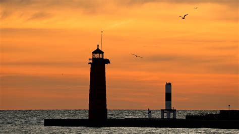 Lake Michigan is warmer than usual, leading to precipitation in winter