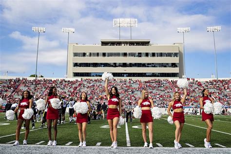 Ranking 5 Worst college football stadiums feat. Harvard, Yale, and more