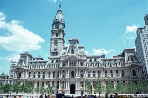 Philadelphia City Hall - Philly City Hall Engagement Session ...