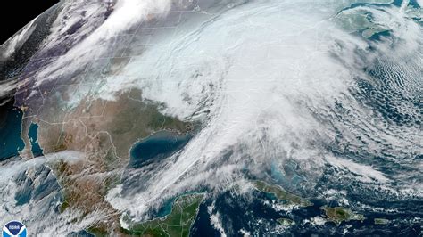 Winter storm slams U.S. with power outages, snow, tornadoes, flooding