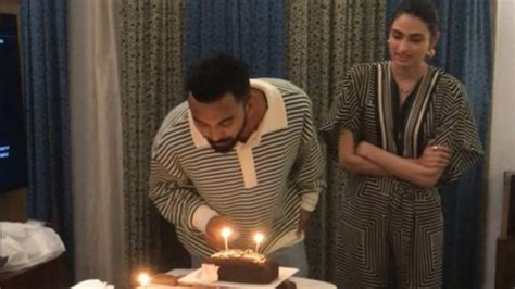 KL Rahul celebrates his birthday with wife Athiya Shetty, cuts a cake