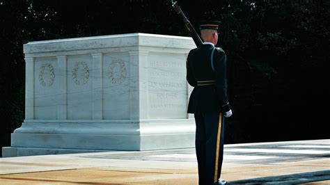 An Ode to the Tomb of the Unknown Soldier | WorldStrides