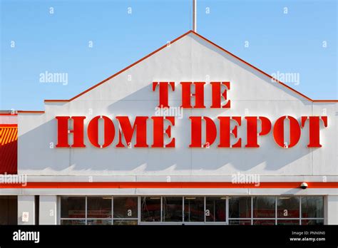 Home depot logo hi-res stock photography and images - Alamy