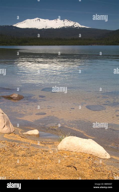 Diamond Peak Oregon form Crescent Lake Stock Photo - Alamy