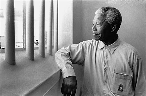 pourquoi nelson mandela a été emprisonné ? - pourqu.io