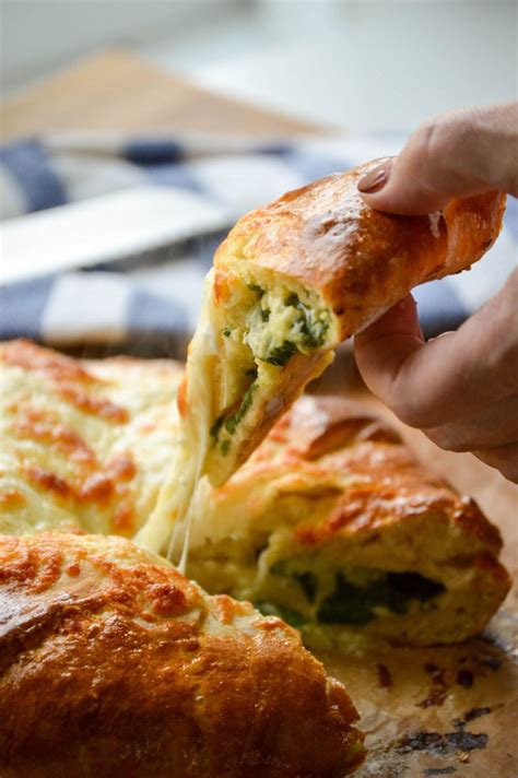 Spinach & Cheese Stuffed Bread | RecipeLion.com