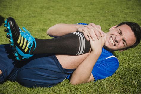 4 Common Sports Injuries That Chiropractors Treat