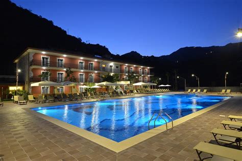 DIAMOND NAXOS-TAORMINA $77 ($̶1̶5̶0̶) - Prices & Hotel Reviews - Giardini Naxos, Italy - Tripadvisor