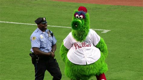 8 Great Phillie Phanatic GIFs