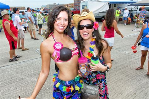 Tailgating at Jimmy Buffett | Dallas | Dallas Observer | The Leading ...