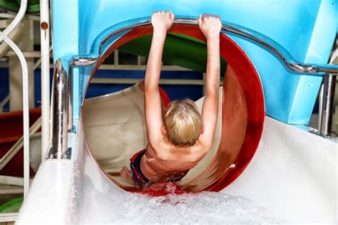 10 Splash Worthy Indoor Waterparks in Michigan