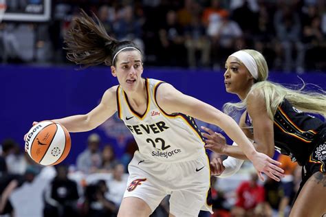 Kaitlyn Clark struggles in WNBA debut as Connecticut Sun dominates ...