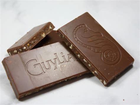 Guylian Hazelnut Milk Chocolate Bars Review (4 x 25g; 100g)