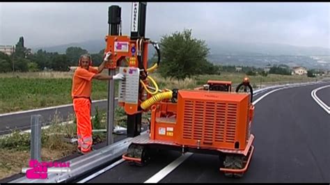 PAUSELLI Pile driver machine model 700 for guard rail installation - YouTube