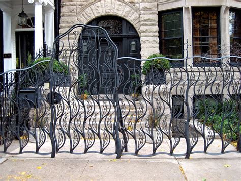Astor Street Fence | Decorative iron fence and gate on Astor… | Flickr
