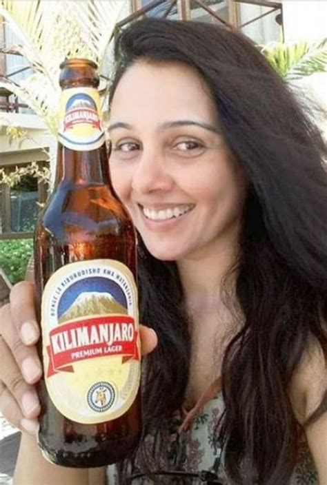 Suchitra Krishnamoorthi Age, Husband, Boyfriend, Family, Biography ...