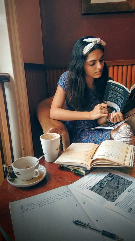 Women Reading : Photo | Woman reading, Books to read for women, Girl ...