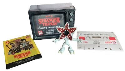 STRANGER THINGS UPSIDE Down Capsule Demogorgon Chase Figure With Cards ...