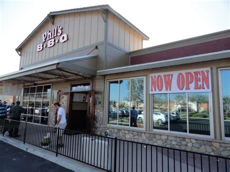 Photos: Santee Phil's BBQ Opens With Line Around the Building | Santee, CA Patch