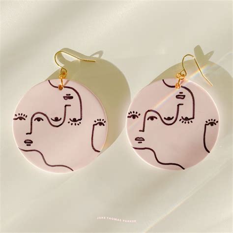 Polymer clay earring inspiration. Simple polymer clay earring ideas. Aesthetic earrings ...