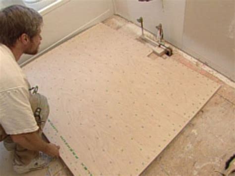 How to Install Natural Linoleum Flooring | how-tos | DIY