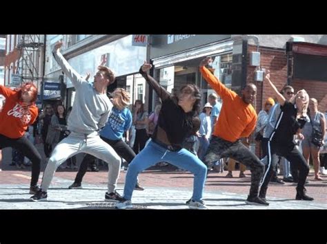 Incredible 80s Dance Flashmob by Club Mob | DanceLifeMap