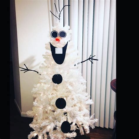 Olaf Christmas Tree | Christmas, Halloween wreath, Hanukkah wreath