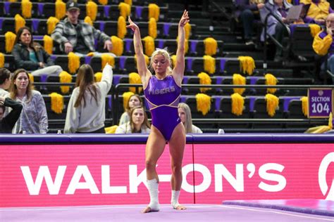 Olivia Dunne Dances In Her Tight Leotard With LSU Teammates