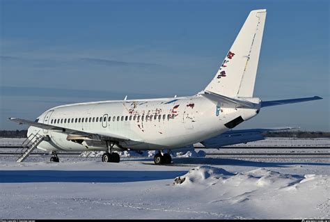 C-GCNV Canadian North Boeing 737-232(A) Photo by Quinnten Iversen | ID 1368731 | Planespotters.net