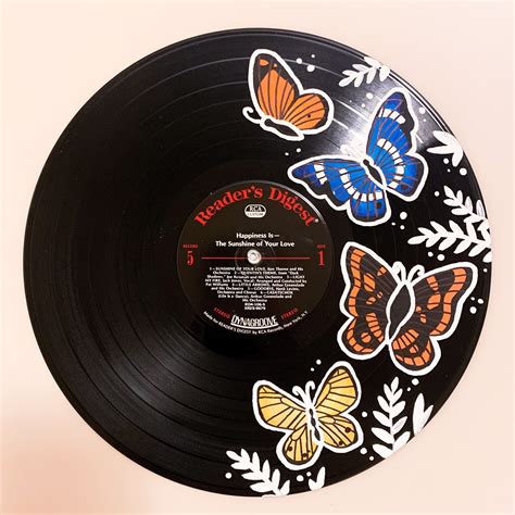 *𝗜𝗙 𝗬𝗢𝗨 𝗗𝗘𝗖𝗜𝗗𝗘 𝗧𝗢 𝗥𝗘𝗖𝗥𝗘𝗔𝗧𝗘 𝗧𝗛𝗜𝗦 𝗗𝗘𝗦𝗜𝗚𝗡 𝗣𝗟𝗘𝗔𝗦𝗘 𝗚𝗜𝗩𝗘 𝗖𝗥𝗘?… | Vinyl record art ideas, Painted vinyl ...