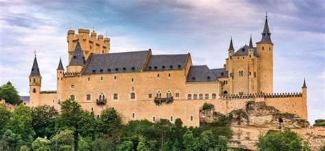 Guide to Visiting the Alcázar of Segovia – Tickets & Tips