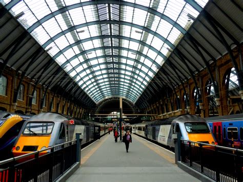 File:Kings Cross Train Station London England.jpg - Wikipedia