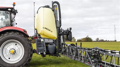 HARDI Introduces the new PRO FORCE Boom on the MEGA lift-mounted sprayer