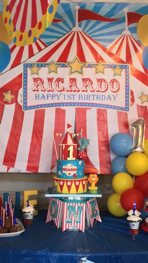 Big top circus - Decorated Cake by Lilia - CakesDecor