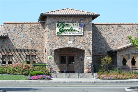 Olive Garden is in no rush to deliver food from all locations