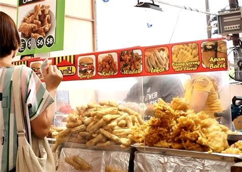 8 pasar malams in Singapore for night market fun | Honeycombers