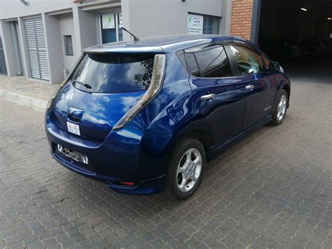 Navy blue Nissan Leaf, 74.800 km, 2014