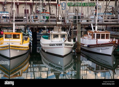 Fishermans wharf boats hi-res stock photography and images - Alamy