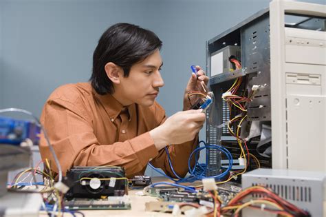 Computer Technician Facts | Career Trend