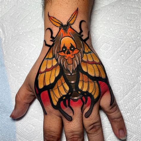 🔥🔥 Moth Tattoo: The complete guide (Meaning and designs!)