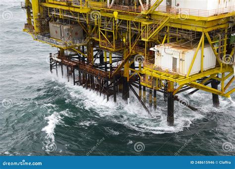 Oil Rig in the South China Sea Stock Photo - Image of industrial ...