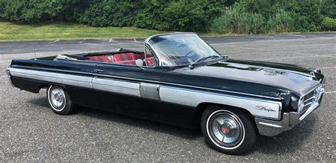 1962 Oldsmobile Starfire | Connors Motorcar Company